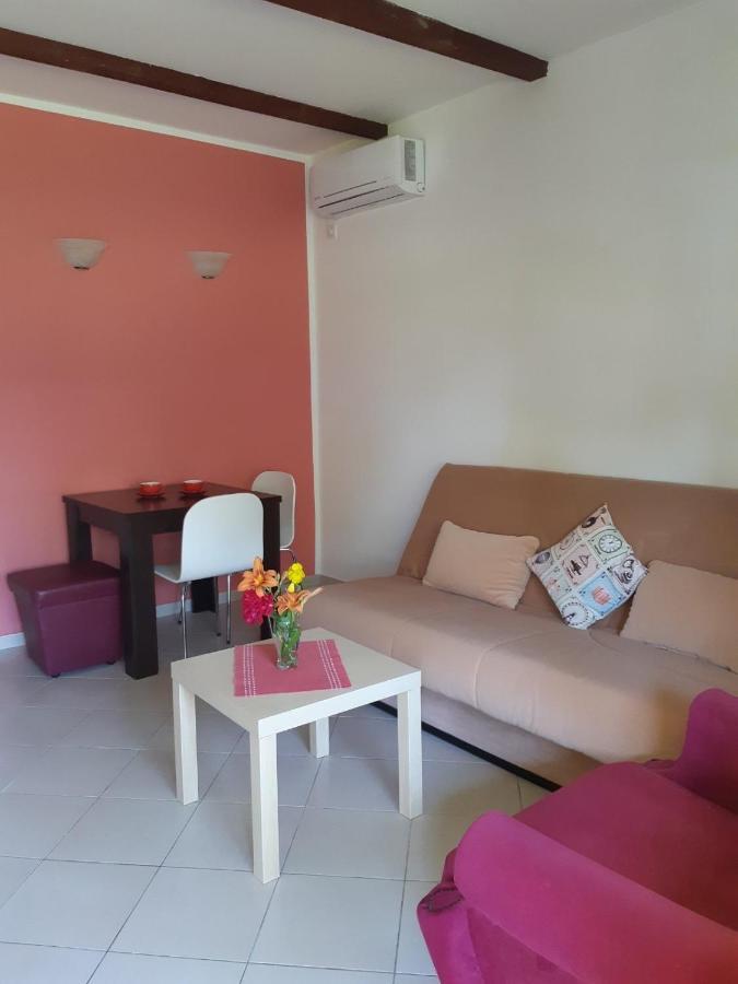 Cvjetni Apartmani Цетине Екстериор снимка