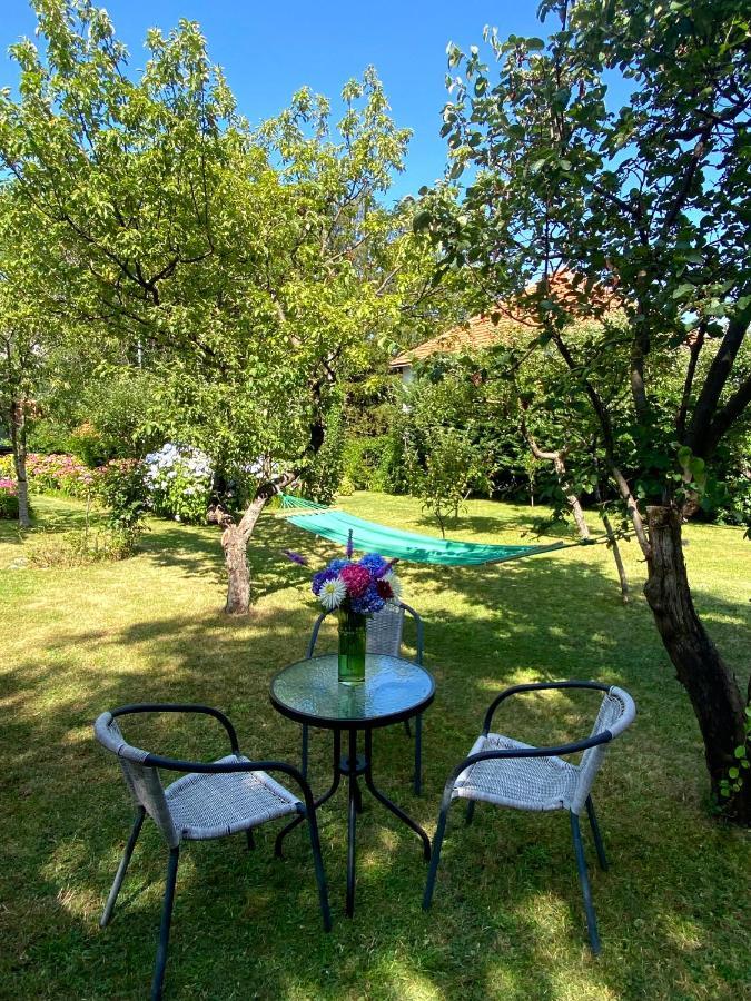 Cvjetni Apartmani Цетине Екстериор снимка