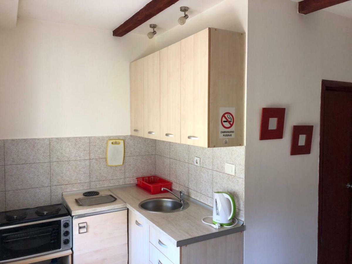 Cvjetni Apartmani Цетине Екстериор снимка